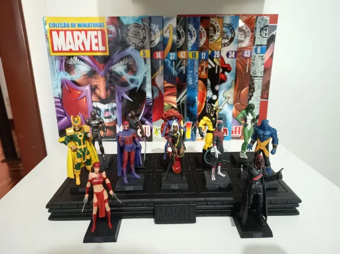 Miniaturas Marvel + Base de Exposição 