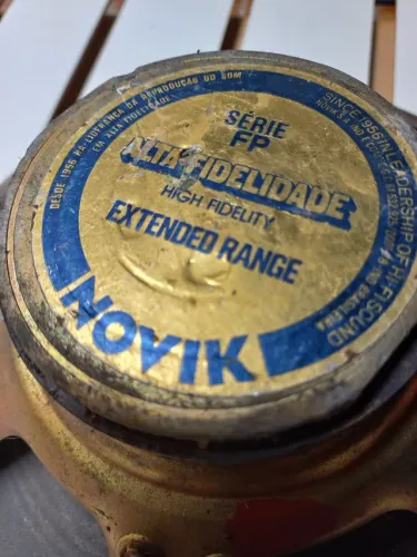 Alto falante novik antigo