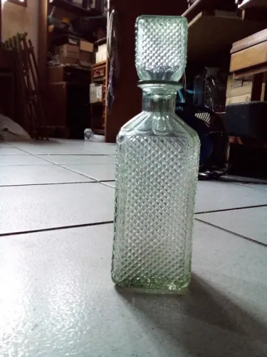 Garrafa vidro martelado