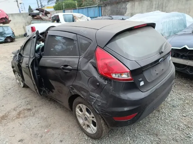 Temos peças para essa sucata! Ford New Fiesta 1.6 Preto