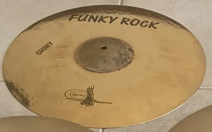 Prato Istanbul Funky Rock Shiny Crash 16?