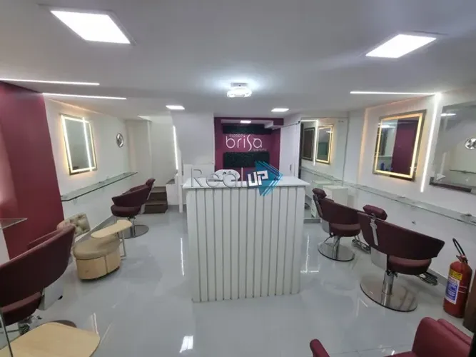 Loja a vende com porteira fechada em Ipanema