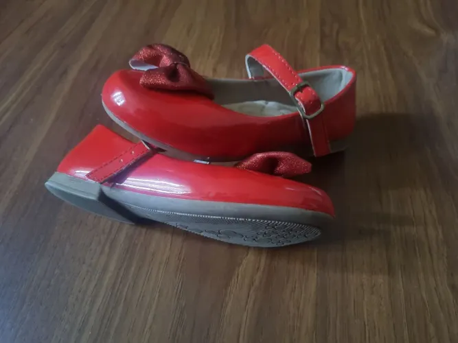 sapatinho de laço vermelho confort 