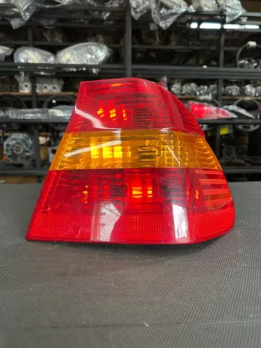 Lanterna Traseira Direita BMW Série 3 S3 2001 á 2005 