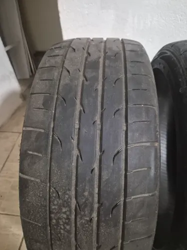 Jogo de Rodas+ 2 pneus usado 