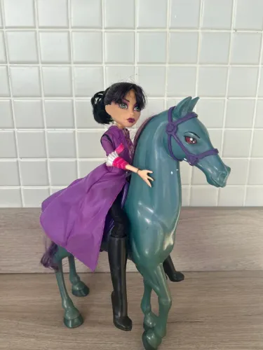 Boneca Monster High - Diretora Sem Cabeça Bloodgood