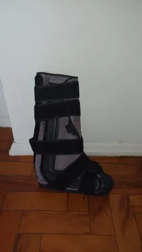 bota ortopédica em ótimo estado!