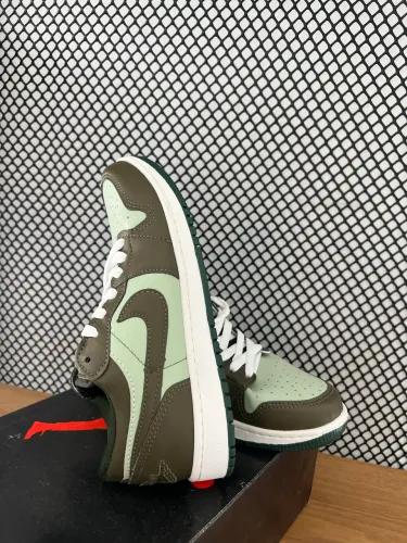 Tênis Air Jordan 1 Low promoção Natal especial