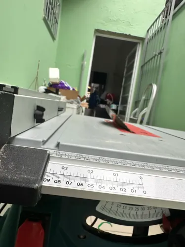Serra de Bancada Bosch Professional GTS 254 - 1800W (usada, em ótimo estado)