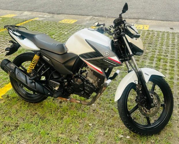 Moto yamaha fazer 2017 150. Selada! 