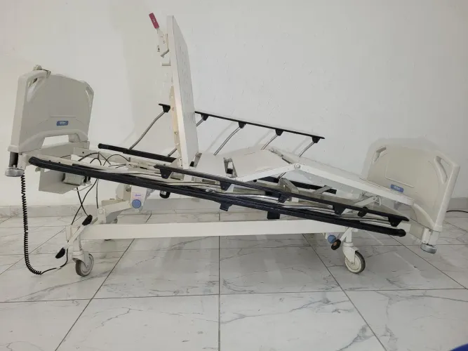 Cama hospitalar elétrica Hill Rom 8 Movimentos (Com colchão incluso)