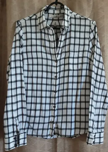 Camisa xadrez branca e preta