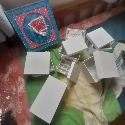 Caixas de madeiras pintadas para artesanato  e presentes. Para retirada bairro da Penha SP