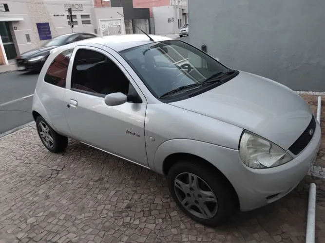 Ka 1.6 Action baixo km