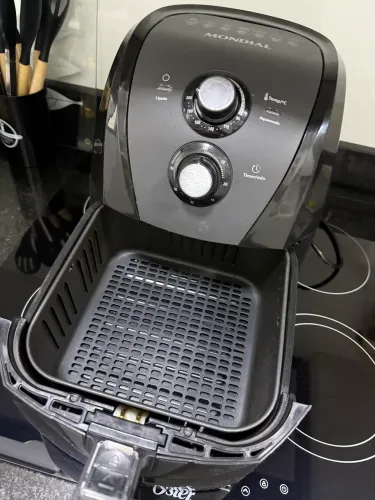 Fritadeira Elétrica Air Fryer Mondial 4L Preta - 220V