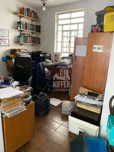 Casa com 3 Quartos (2 Suítes), Anexo e Garagem para 5 Carros em Santa Rosa 360m²