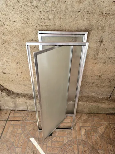 Par janela basculante 100 x 20cm fume alumínio