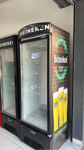 Cervejeira porta de vidro metal frio 450 litros