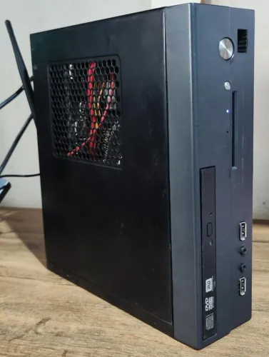 CPU Mini i3 4ª Ger / 4 GB Ram / 500 GB HD / Wifi + Fonte