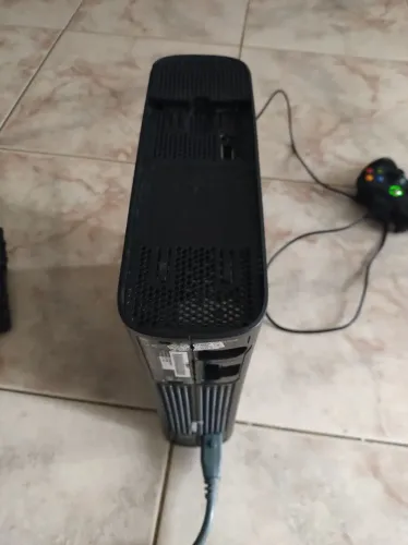 X Box 360 FAT Preto Luz Vermelha Destravado Aceitamos Olx Pay