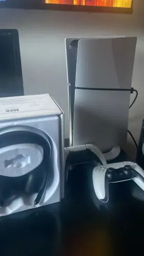 Vendo ps5 sim novo com acessórios 