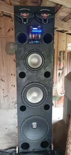 Caixa de som potente 5000 Watts RMS com JBL