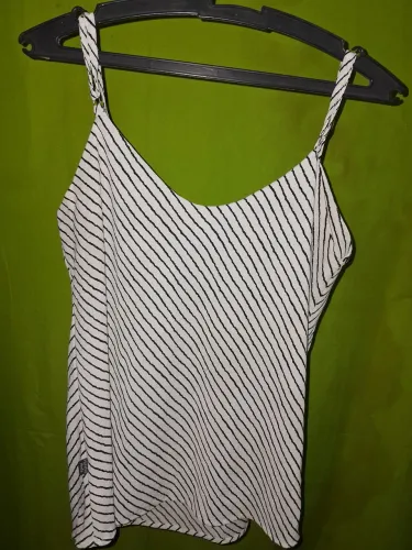 Camisa de alcinha branca listrada