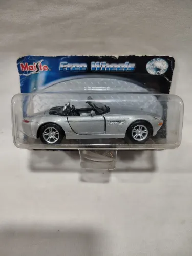 Miniatura BMW Z8 Escala 1:38 Maisto Lacrada