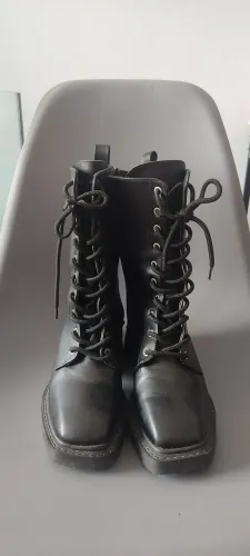 Botas Coturno Femininas - Preto Forever 21