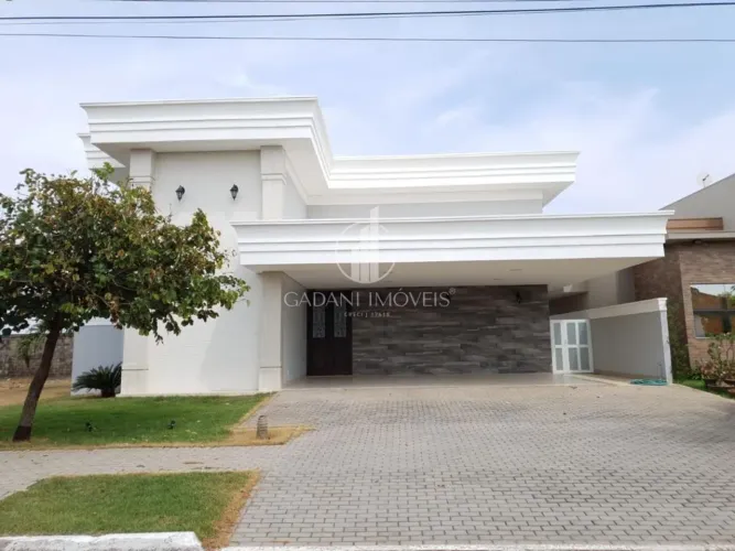 CASA ALTO PADRÃO PARA LOCAÇÃO COM 3 SUÍTES NO CONDOMÍNIO CARPE DIEM EM SINOP-MT