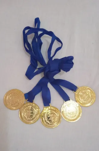 Medalhas novas! Pacote com 5 unidades 15,00.