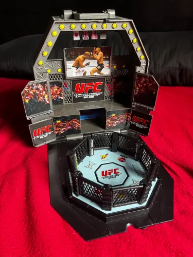 Ufc ultimate micro fighters 2 em 1 (octógono e centro de treinamento)
