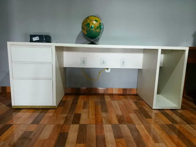 Vendo Escrivaninha