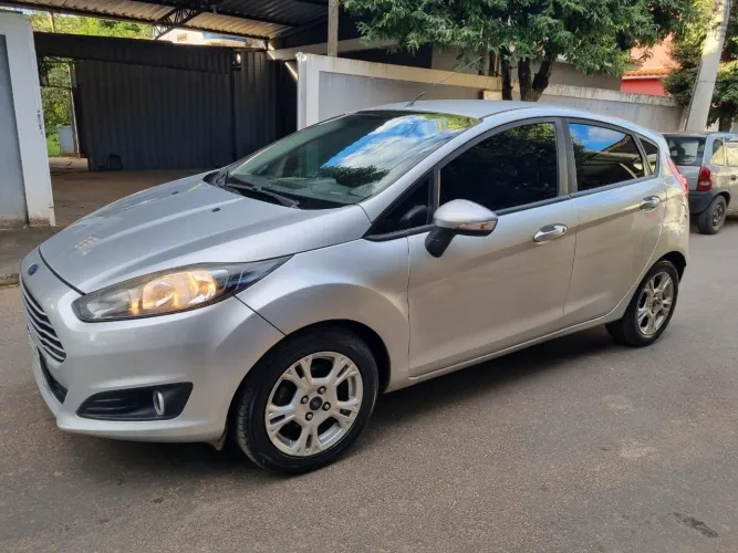 Ford Fiesta SEL 1.6 16V Flex Mec. 5P 2017