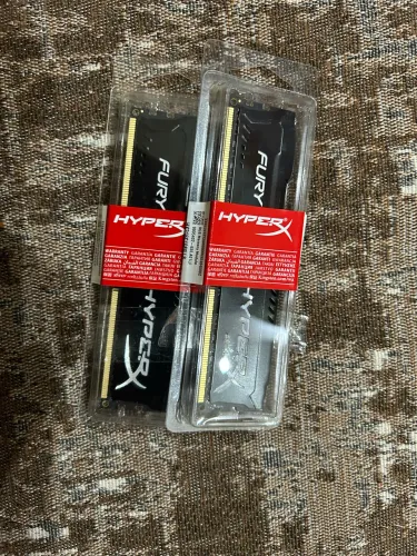Memória RAM DDR3 16GB (2x8GB) - Excelente Estado