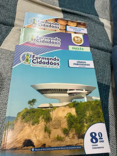Livro formando cidadão 8 ano usado 1 mês