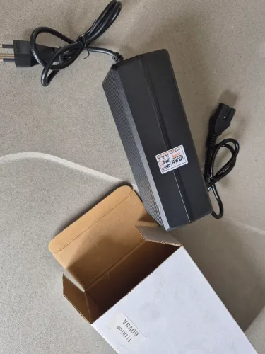 Carregador de bateria 60v para Scooter eletrica