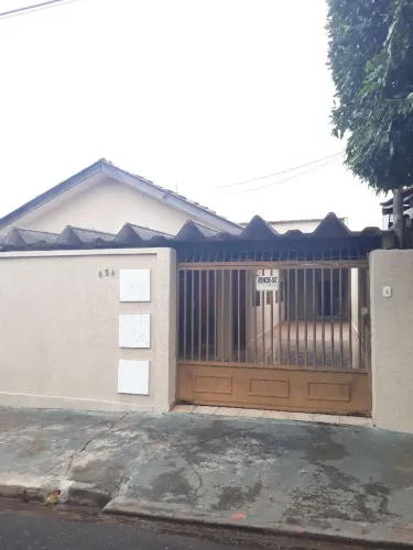 VENDE-SE CASA COM SOBRADO EM BIRIGUI - SP