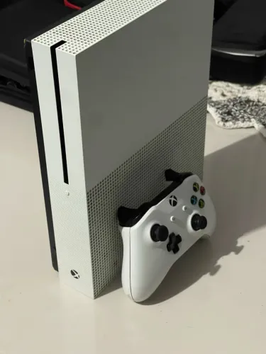 Xbox One S 500GB Branco + 1 Controle Original
