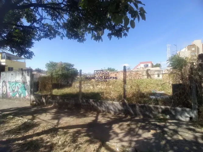 Lote à venda com 604 m² no bairro Caiçara