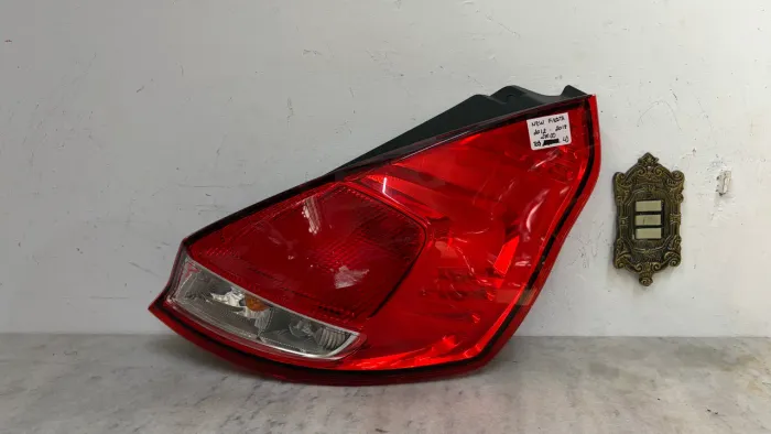 Lanterna traseira new Fiesta original sem detalhes