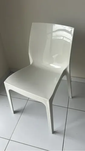 Vendo 4 cadeiras Tramontina Alice, cor areia
