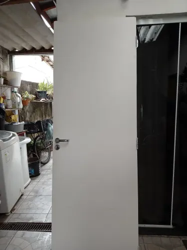 Porta de quarto. Medida 70x2.10.