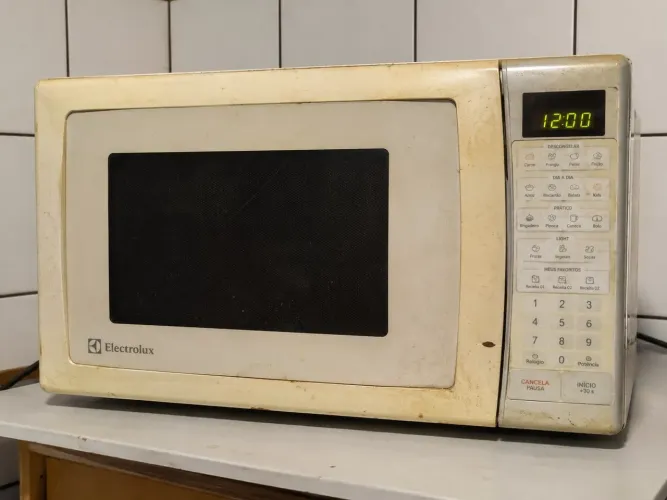Doando micro ondas usado