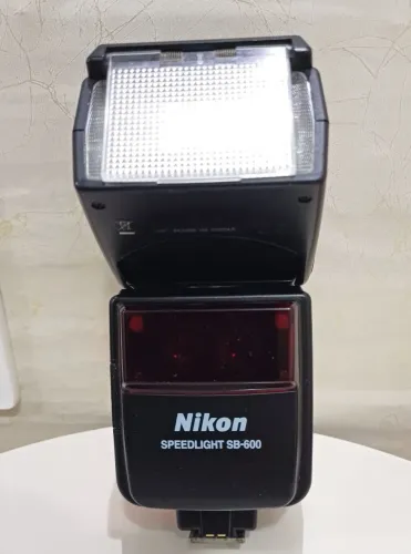 Flash Nikon sb600