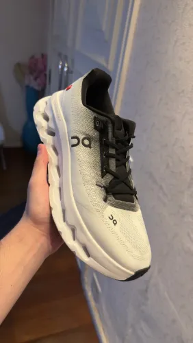 Tenis On Cloudfit Original Preto e Branco