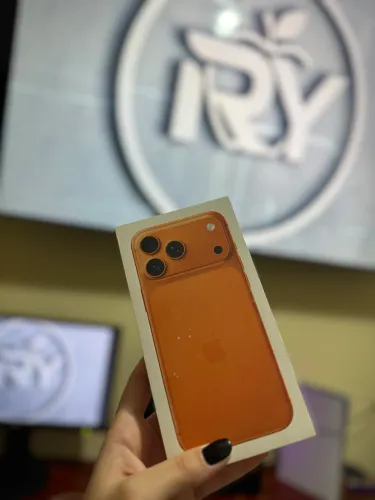 iPhone 17 Pro Max LACRADO