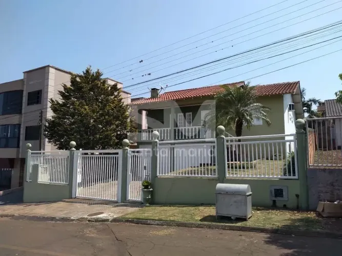 Casa à venda 3 Quartos, 1 Suite, 2 Vagas, 545M², Parque das Palmeiras, Chapecó - SC .