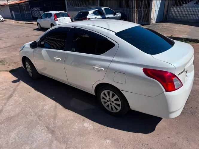 Nissan Versa 1.0 12V Flexstart 4P Mec. 2017