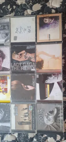 CD's originais com encartes e alguns ainda lacrados (O LOTE)
